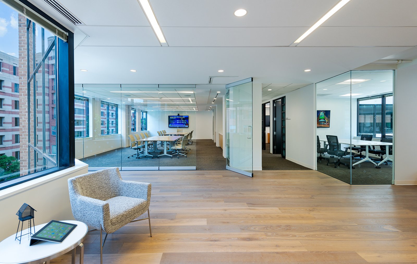 淮北2000㎡簡約辦公室裝修設(shè)計項目案例分析(圖2) 國外辦公 (4).jpg