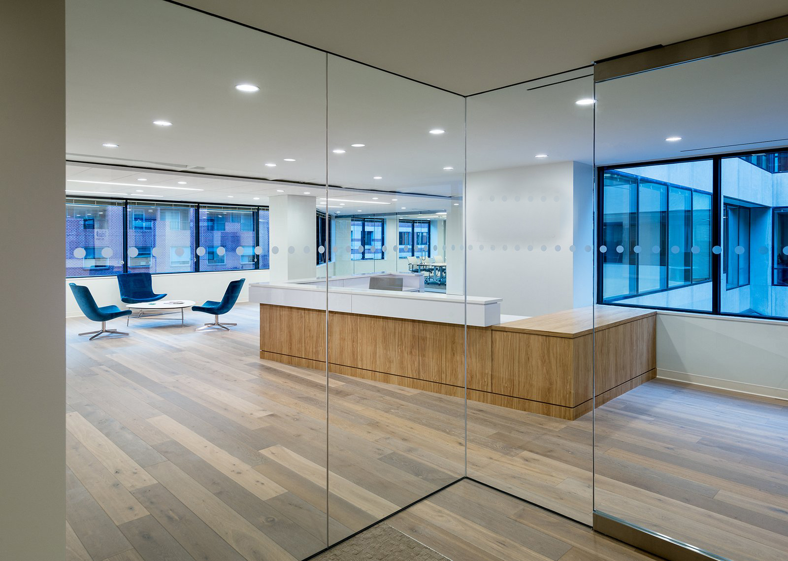 淮北2000㎡簡約辦公室裝修設(shè)計項目案例分析(圖1) 國外辦公 (11).jpg