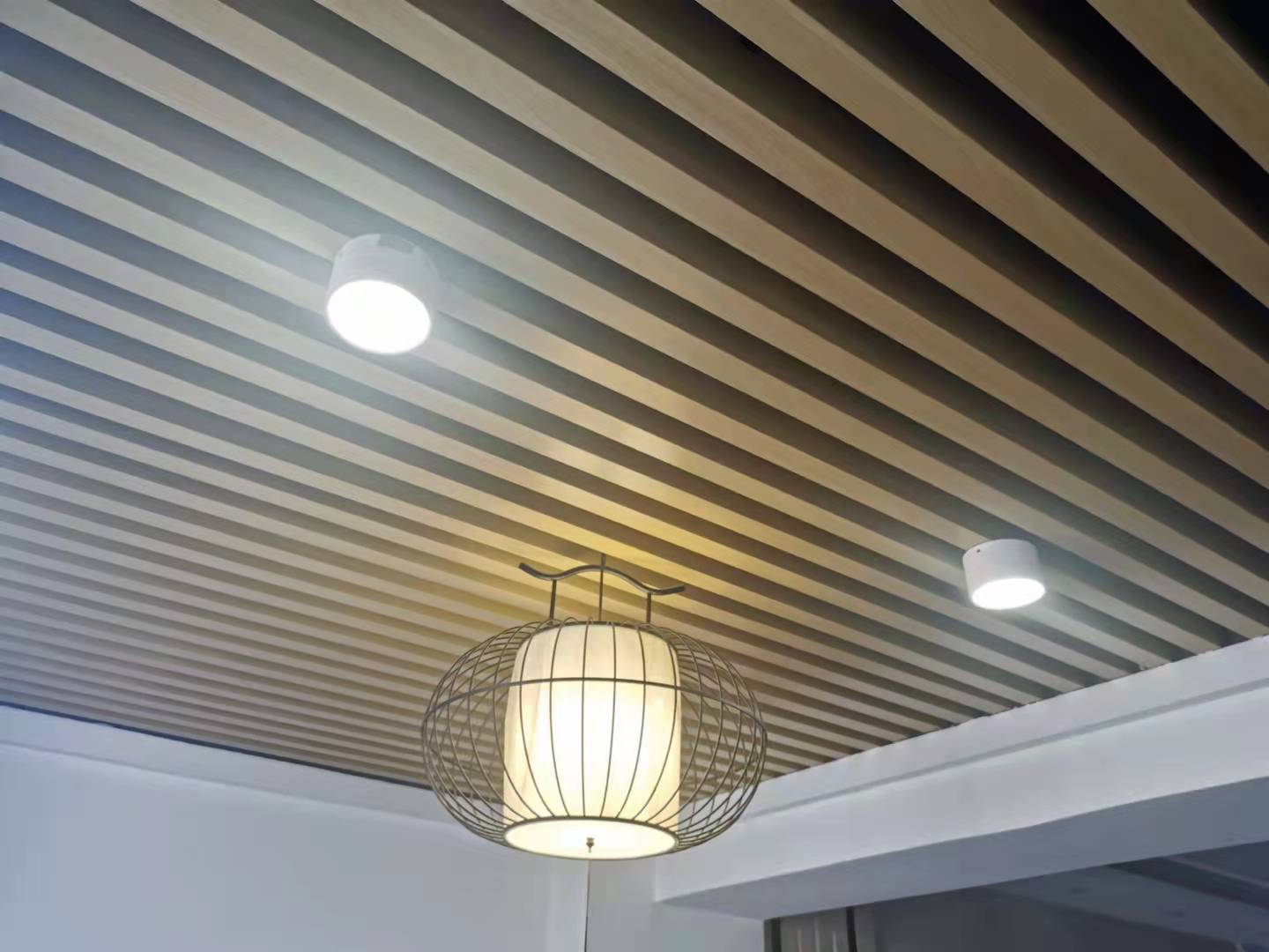 合肥裝修公司-裝修有多少種吊頂？分別的是特點(diǎn)是什么？(圖1)